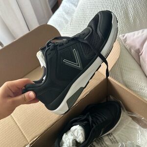 NWT Vionic Walk Strider Walking Sneaker